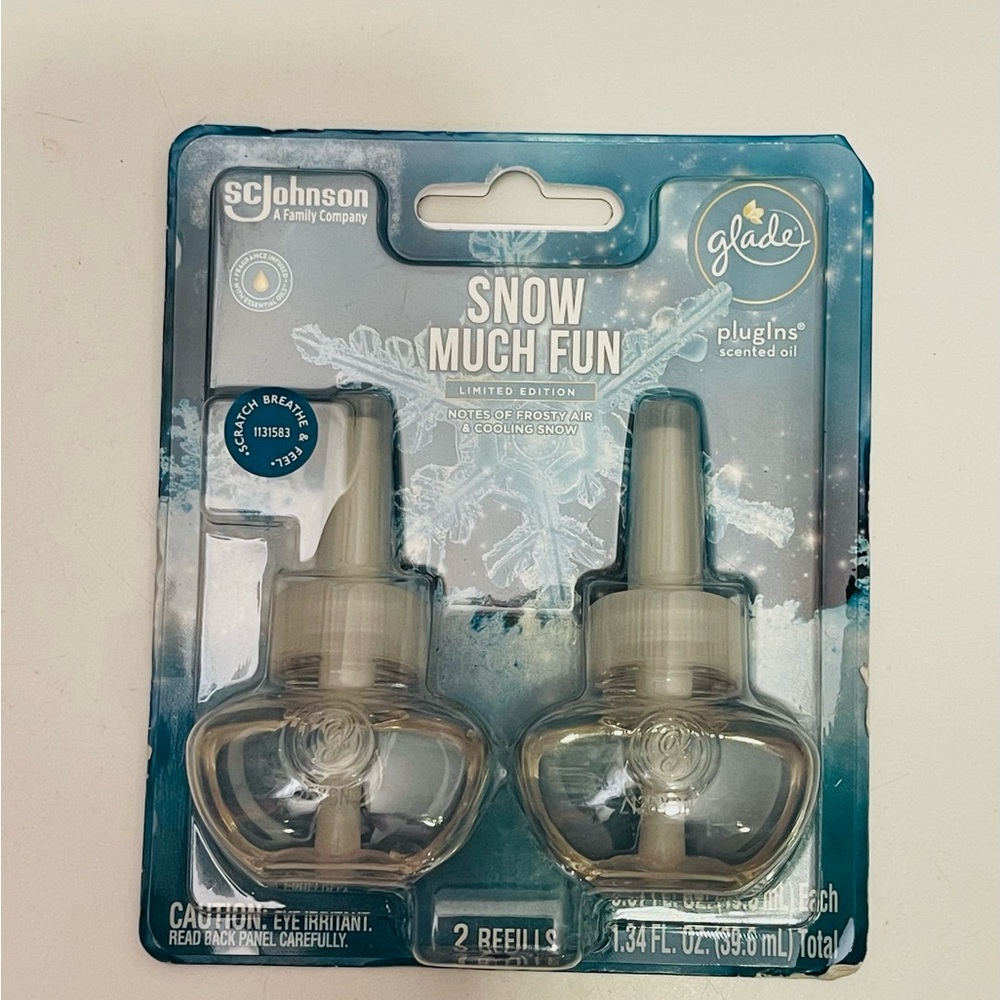 Glade PlugIns SNOW MUCH FUN Refills Air Freshener Scented and Essential Oils